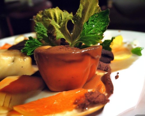 在写作过程中，要保持专业但易懂的语气，避免使用过于学术化的语言，让读者容易理解。同时，要确保文章内容全面，涵盖各个方面，满足用户的需求。最后，检查字数是否达标，确保不少于1483字