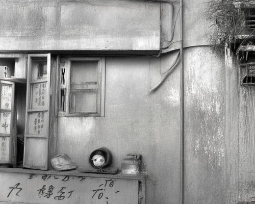 好，我现在需要帮用户写一篇关于鞍鼻改善的文章。用户是上海鼻整形医生，所以文章需要专业且详细。首先，鞍鼻改善是一个比较专业的术语，我得先解释清楚鞍鼻是什么，以及为什么需要改善