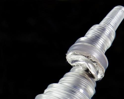 好，我现在需要帮用户写一篇关于膨体的文章。用户是上海鼻整形医生，所以文章应该专业且详细。首先，我得明确膨体是什么，它在鼻整形中的应用。膨体应该是膨体材料，常用于填充鼻部，改善鼻型