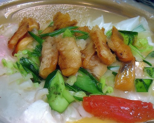 好，我现在需要帮用户写一篇关于鼻翼缩小的文章。用户是上海的鼻整形医生，所以文章需要专业且详细。首先，我得确定文章的结构，可能包括手术前的准备、手术过程、恢复期以及注意事项等部分