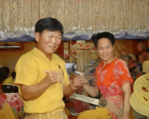 好，我现在需要帮用户写一篇关于自体脂肪移植的文章。用户是上海的鼻整形医生，所以文章应该专业且有深度，同时要符合他的角色设定