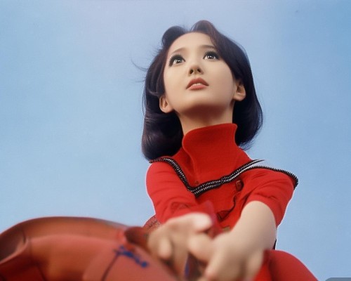 好，我现在需要帮用户写一篇关于包膜挛缩的文章。用户是上海的鼻整形医生，所以文章需要专业且详细。首先，我得理解什么是包膜挛缩，它在鼻整形中的作用和影响