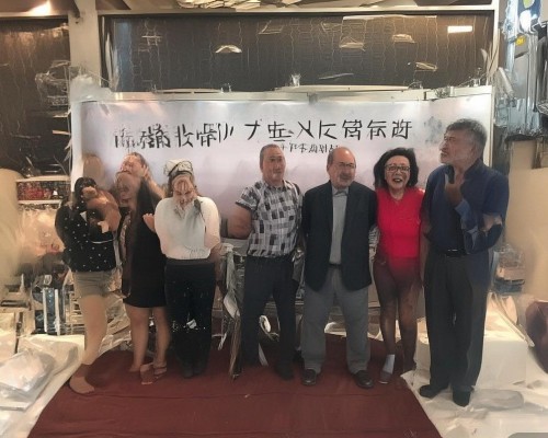 好，我现在需要帮用户写一篇关于直鼻微翘鼻整形的文章。首先，我得理解用户的需求。用户是一位上海的鼻整形医生，所以文章需要专业且详细，同时要吸引读者，可能包括潜在患者和同行