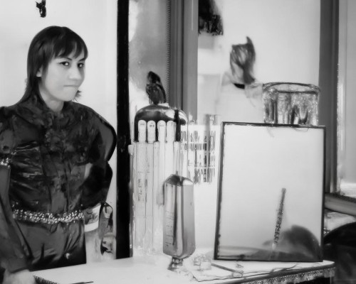 好，我现在需要帮用户写一篇关于直鼻微翘鼻整形的文章。首先，我得理解用户的需求。用户是一位上海的鼻整形医生，所以文章需要专业且详细，同时要吸引读者，可能包括潜在的求美者和鼻整形领域的专业人士