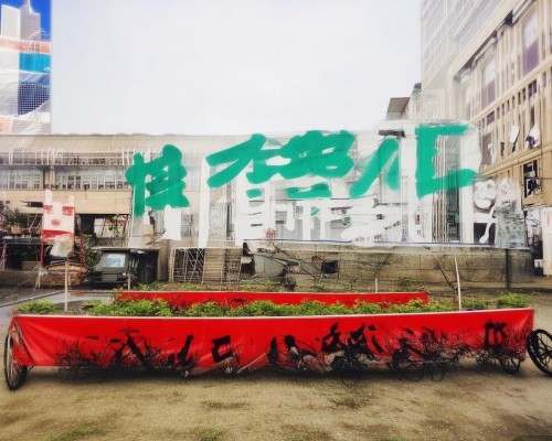 好，我现在需要帮用户写一篇关于微创鼻整形的文章。首先，我得理解用户的需求。用户是一位上海的鼻整形医生，所以文章需要专业且详细，同时要吸引读者。用户还要求先写标题，再写不少于1976个字的内容