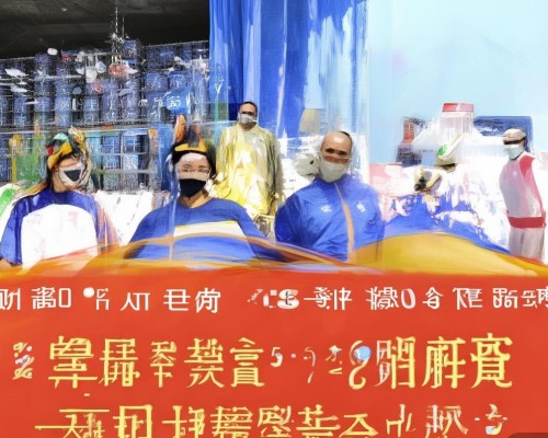 好，我现在需要帮用户写一篇关于鼻唇角优化的文章。用户是一位上海的鼻整形医生，所以文章需要专业且详细。首先，我得理解鼻唇角优化的定义和目的，确保内容准确