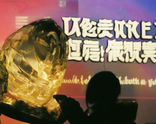 好，我现在需要帮用户写一篇关于肋骨鼻的文章。用户是上海鼻整形医生，所以文章需要专业且详细。首先，我得理解用户的需求，他们可能需要一篇结构清晰、内容详实的文章，用于介绍肋骨鼻手术