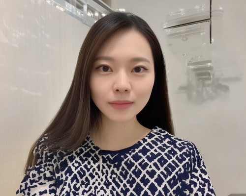 好，我现在需要帮用户写一篇关于网红鼻的文章。用户是上海鼻整形医生，所以文章需要专业且有深度。首先，我得理解用户的需求，他们可能希望文章既有信息量，又能吸引读者，同时符合医疗行业的规范