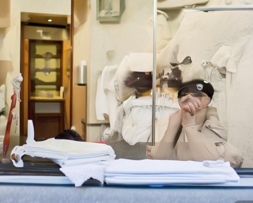 好，我现在需要帮用户写一篇关于直鼻微翘鼻整形的文章。首先，我得理解用户的需求。用户是一位上海的鼻整形医生，所以文章需要专业且详细，同时要吸引读者，可能包括潜在的求美者和鼻整形领域的专业人士