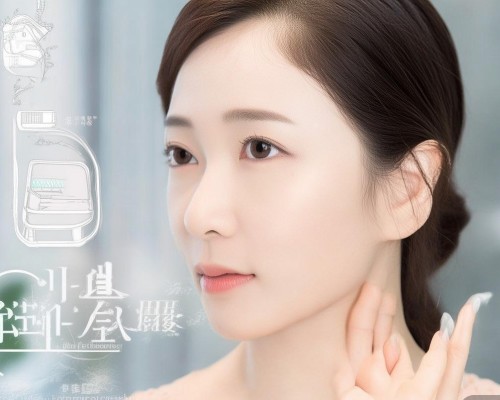 好，我现在需要帮用户写一篇关于鼻基底填充的文章。用户是上海的鼻整形医生，所以文章需要专业且详细。首先，我得理解鼻基底填充是什么，它在鼻整形中的作用，以及患者可能关心的各个方面