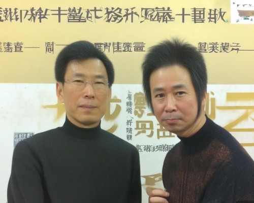 好，我现在需要帮用户写一篇关于鼻翼过宽矫正的文章。用户是上海的鼻整形医生，所以文章需要专业且详细。首先，我得确定文章的结构，可能包括概述、原因、方法、手术过程、恢复和注意事项等部分