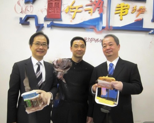 好，我现在需要帮用户写一篇关于自体脂肪移植的文章。用户是上海的鼻整形医生，所以文章应该专业且有深度，同时要符合医疗行业的规范