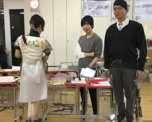 好，我现在需要帮用户写一篇关于鼻翼缩小的文章。用户是上海鼻整形医生，所以文章需要专业且详细。首先，我得确定文章的结构，可能包括标题、背景、技术、优势、恢复期、注意事项和总结