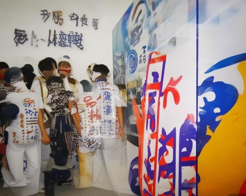 好，我现在需要帮用户写一篇关于面部轮廓协调的文章。用户是一位上海的鼻整形医生，所以文章需要专业且详细，同时要符合医疗指导的要求