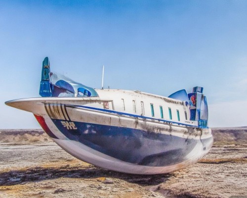 好，我现在需要帮用户写一篇关于鼻唇角优化的文章。用户是一位上海的鼻整形医生，所以文章需要专业且详细。首先，我得理解鼻唇角优化的定义和目的，确保内容准确