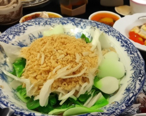 好，我现在需要帮用户写一篇关于膨体的文章。用户是上海的鼻整形医生，所以文章需要专业且详细。首先，我得理解用户的需求，他们可能需要一篇结构清晰、内容详实的文章，用于介绍膨体技术