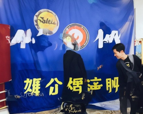 好，我现在需要帮用户写一篇关于自体软骨隆鼻的文章。用户已经提供了一个标题和一些内容，我得先仔细阅读这些内容，然后思考如何进一步优化或扩展