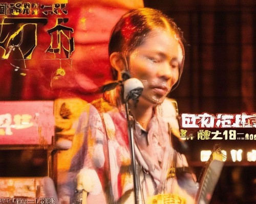 好，我现在需要帮用户写一篇关于自然鼻的文章。用户是上海的鼻整形医生，所以文章需要专业且有深度。首先，我得确定文章的标题，要吸引人又准确。自然鼻这个主题，可以从美学、手术技术、恢复过程等方面切入